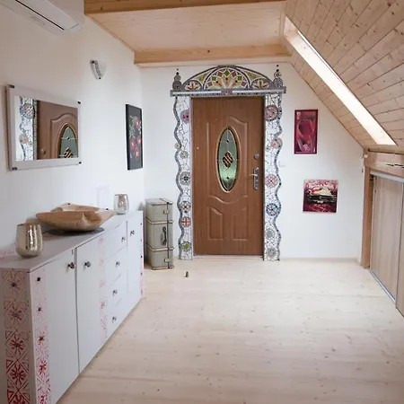 Art-house 3 Attic With Terrace Апартаменты *