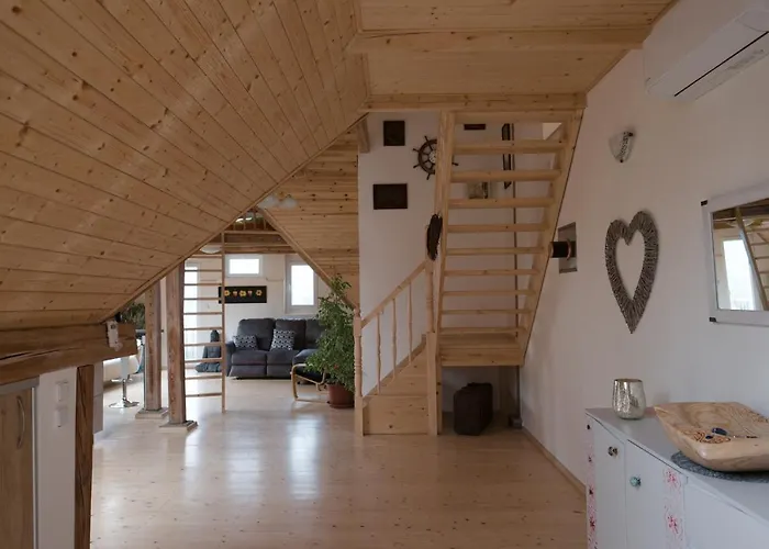 Art-house 3 Attic With Terrace 德辛